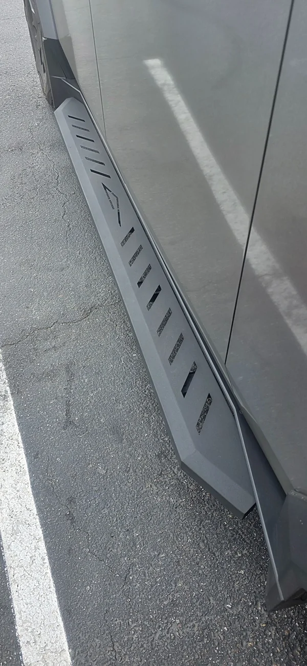 Tesla Cybertruck OEM Tesla Rock Sliders + Body Armor Skidplate (Cybertruck Terrestrial Armor Package) Released 20251009_074201