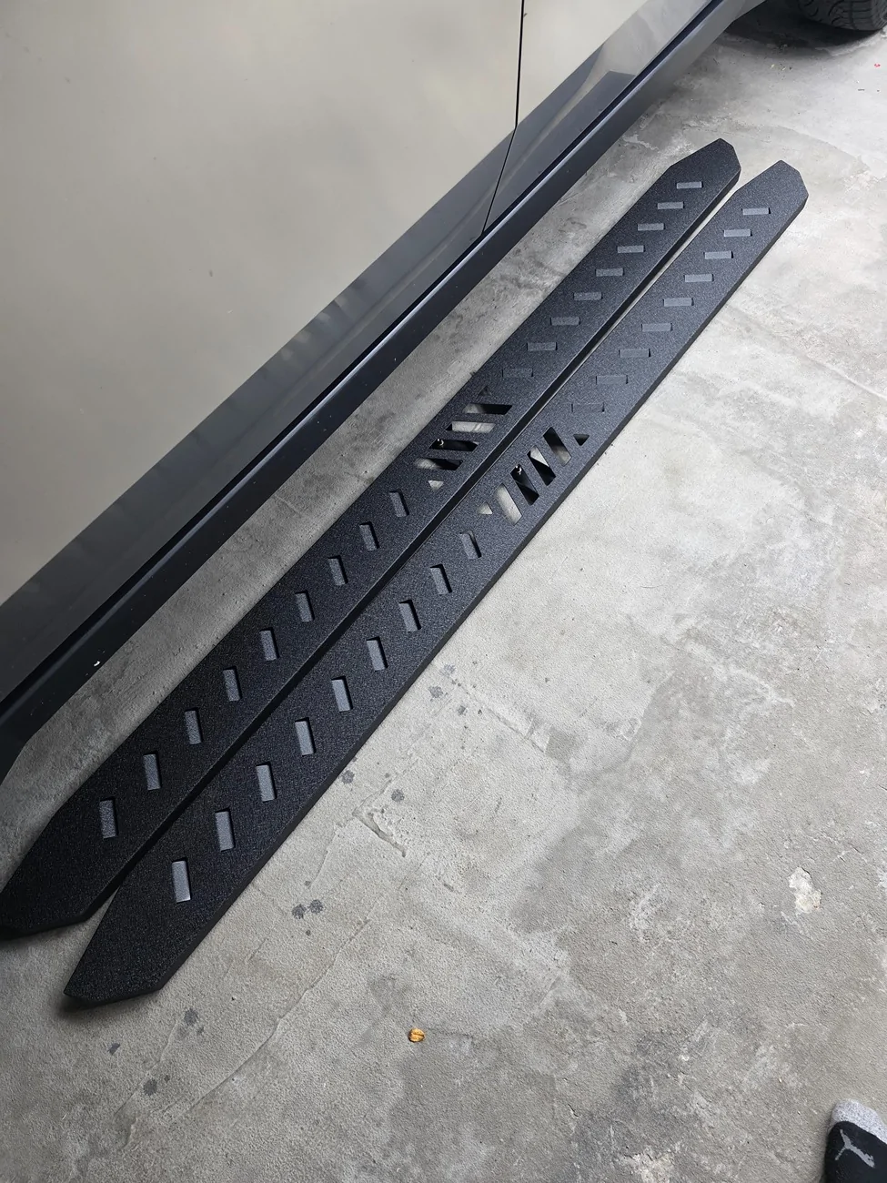 Tesla Cybertruck Side Steps / Running Boards recommendations? 20251003_131731