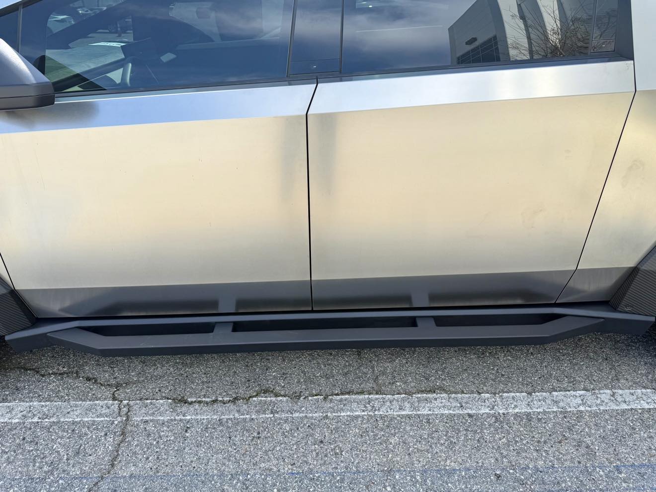 Tesla Cybertruck Side Steps / Running Boards recommendations? 479923329_623074210471791_6395431882798842664_n