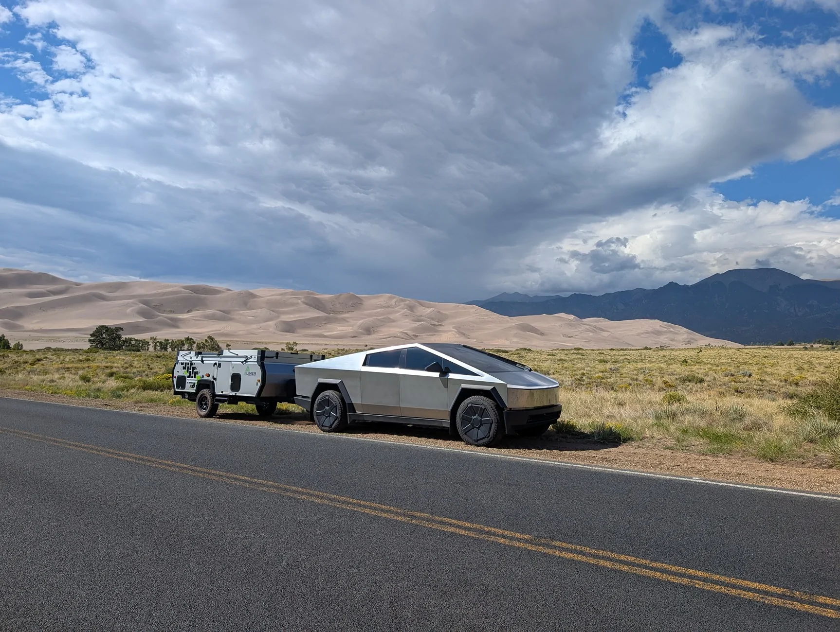Tesla Cybertruck 🦾 Cybertruck doing truck stuff!  Post your photos! 2025-08-27 16.20.57