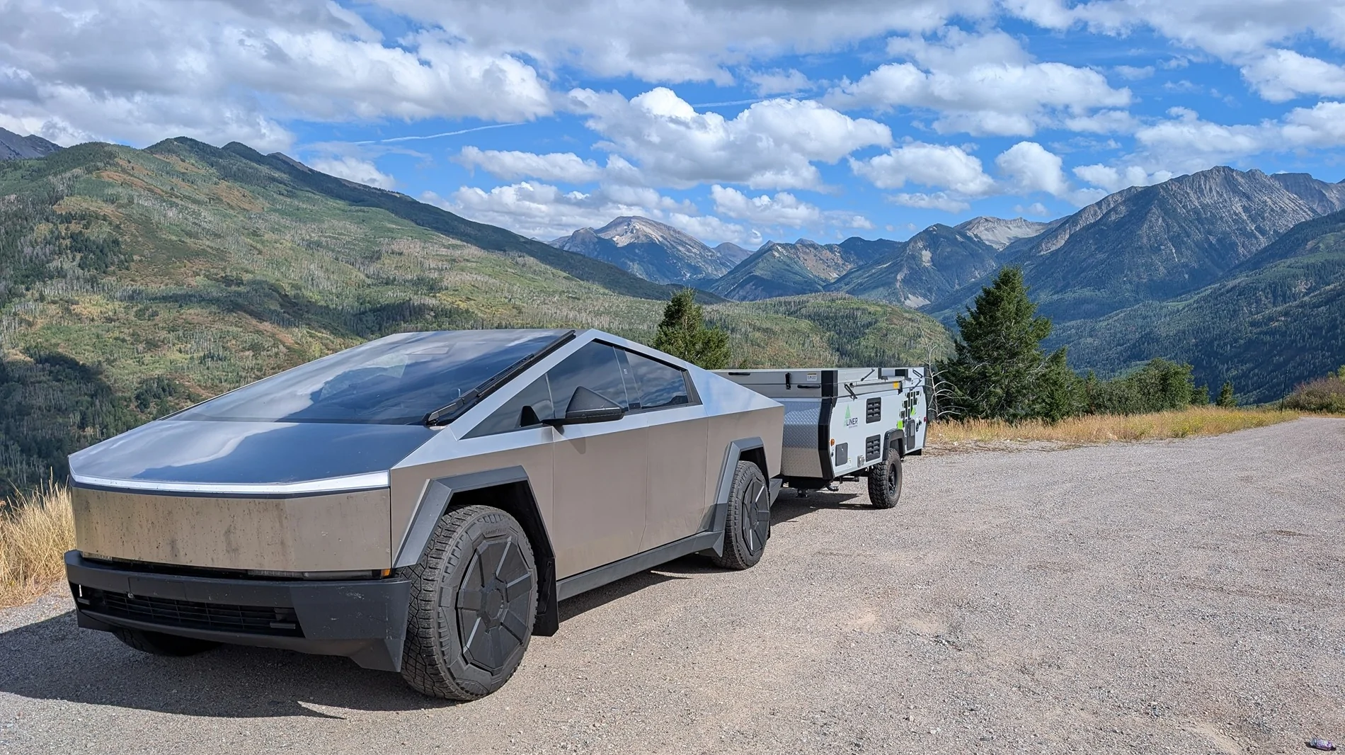 Tesla Cybertruck 🦾 Cybertruck doing truck stuff!  Post your photos! 2025-08-26 16.02.40-1