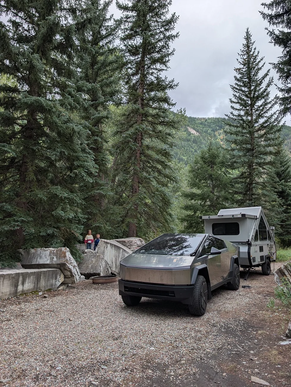 Tesla Cybertruck 🦾 Cybertruck doing truck stuff!  Post your photos! 2025-08-26 08.16.40