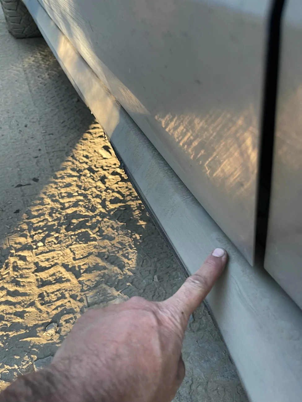 Tesla Cybertruck Side Steps / Running Boards recommendations? tempImageI6XOax