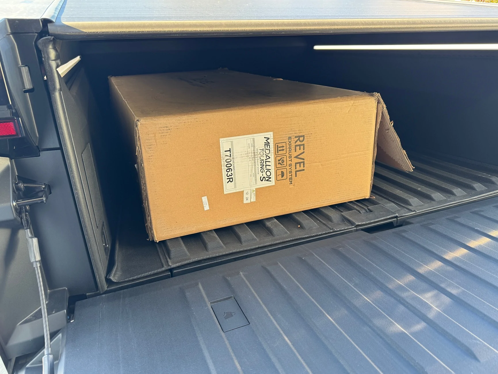 Tesla Cybertruck What Are You Hauling in your Cybertruck? 🦾 👷‍♂️ IMG_9908