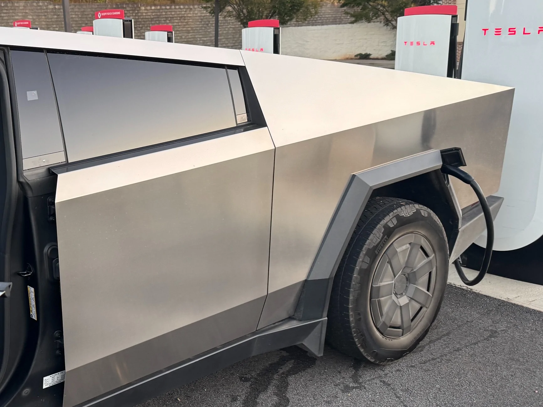 Tesla Cybertruck 2025.32.8 issues? My least favorite update. tesla ct oct 25
