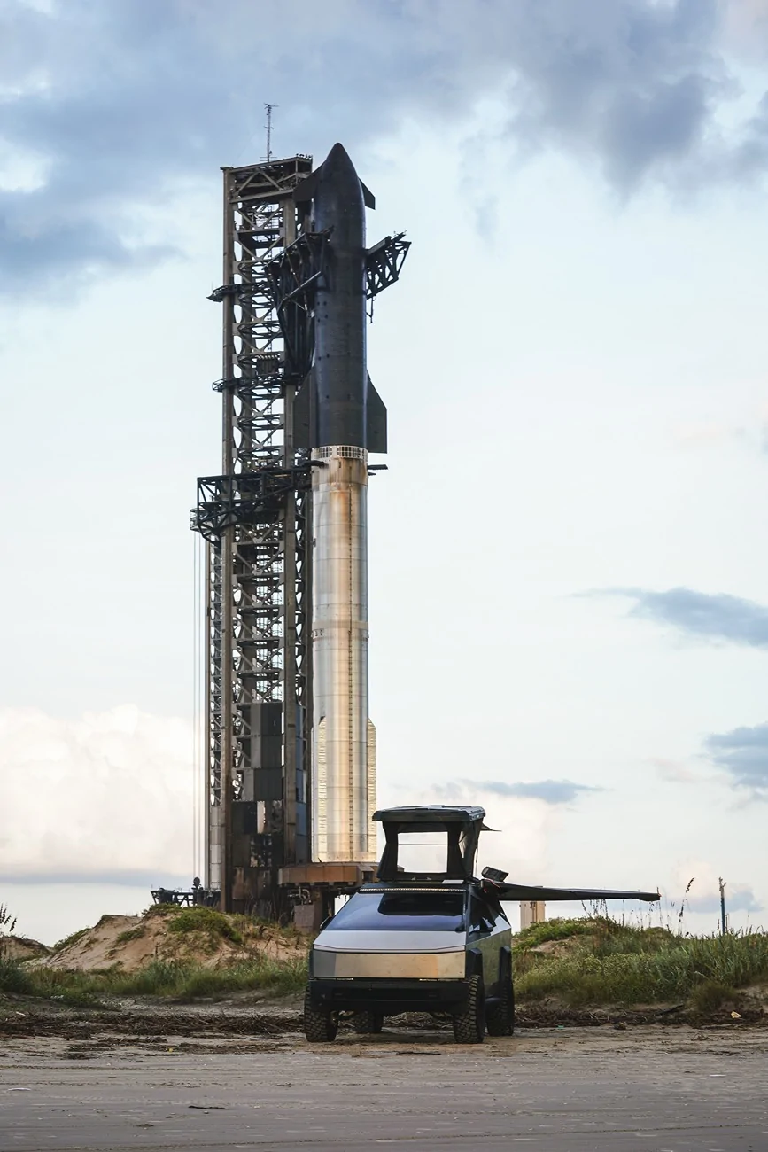 Tesla Cybertruck Camping at Boca Chica Beach for Starship Flight 11 Launch DSC07516