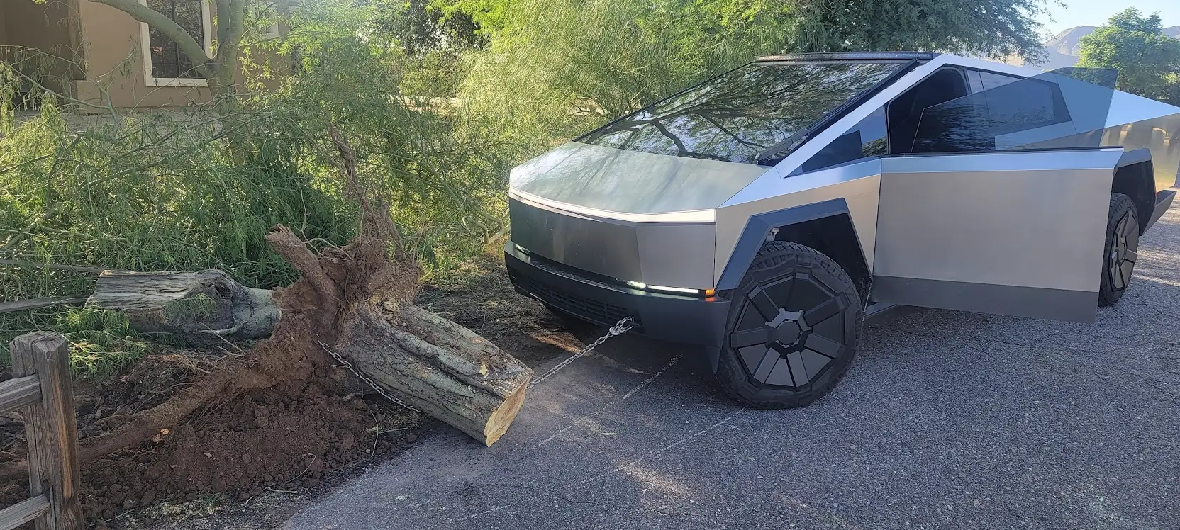 Tesla Cybertruck Great for pulling stumps 1760544377478-nv