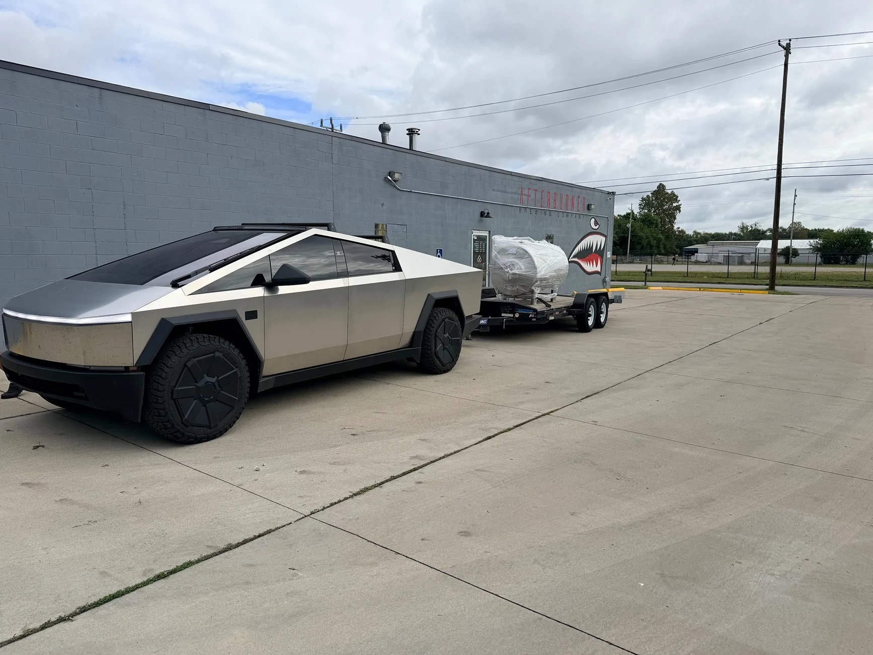 Tesla Cybertruck 🦾 Cybertruck doing truck stuff!  Post your photos! IMG_0049