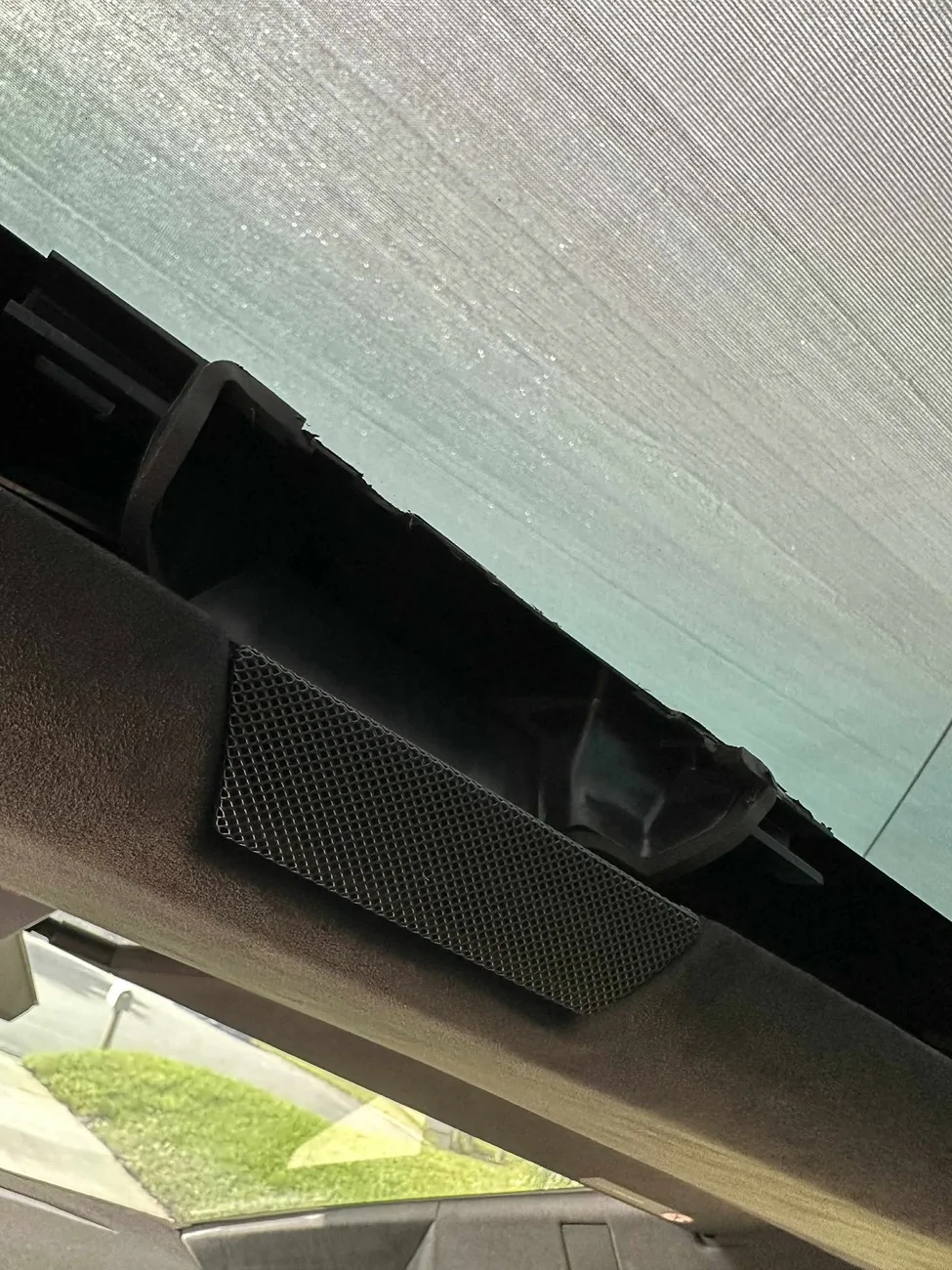 Tesla Cybertruck Eatonsville: Service Center, Came for repairs, left with Damage. Sigh. 566454950_2357846561342891_61489244526352900_n