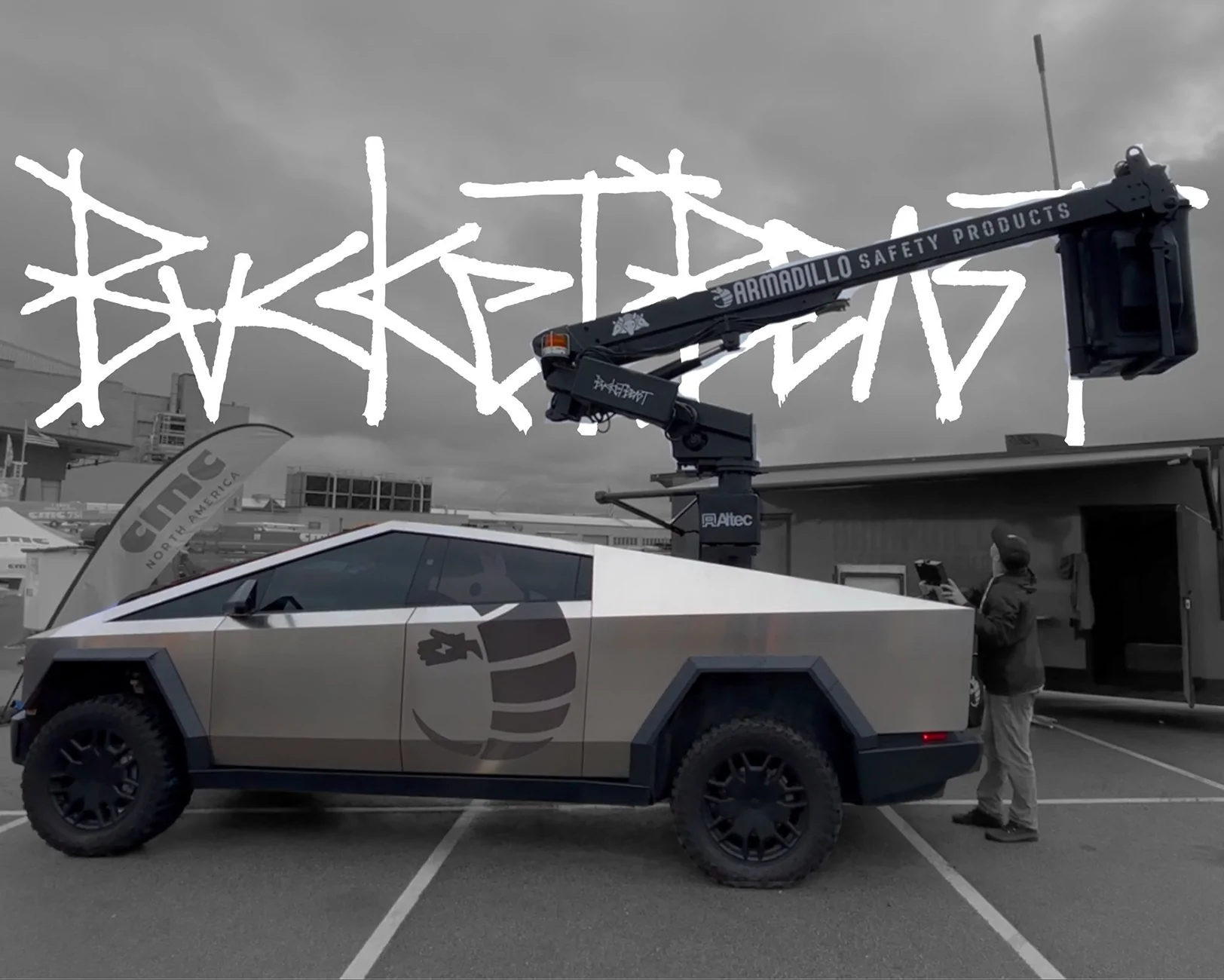 Tesla Cybertruck "BucketBeast" Cybertruck bucket truck G22UAWMXoAAEnxj