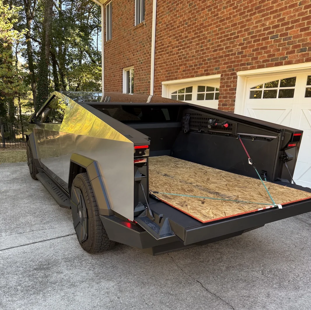 Tesla Cybertruck 🦾 Cybertruck doing truck stuff!  Post your photos! IMG_0133