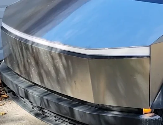 Tesla Cybertruck Tesla recalls Cybertrucks - front parking lights may be too bright (potential vehicles affected: 63,619) AISelect_20251025_175402_Gallery