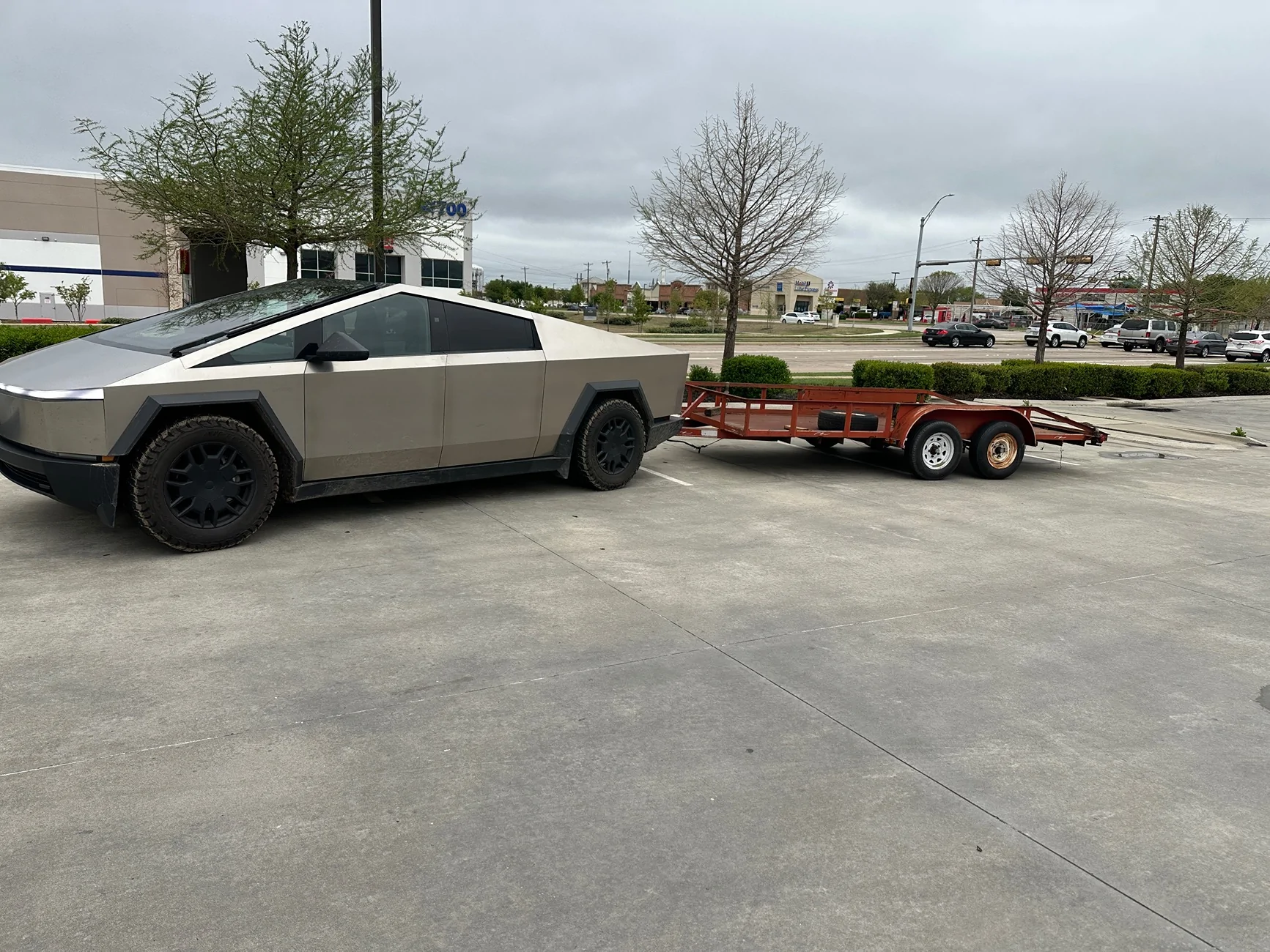 Tesla Cybertruck 🦾 Cybertruck doing truck stuff!  Post your photos! IMG_3246