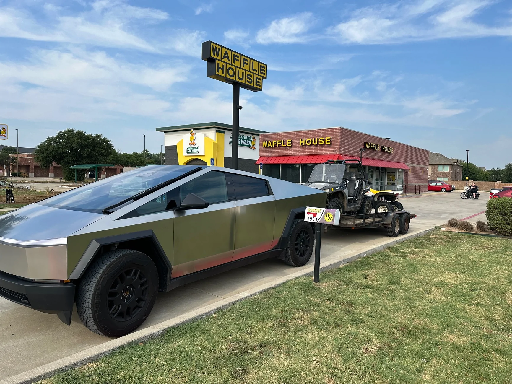Tesla Cybertruck 🦾 Cybertruck doing truck stuff!  Post your photos! IMG_8208