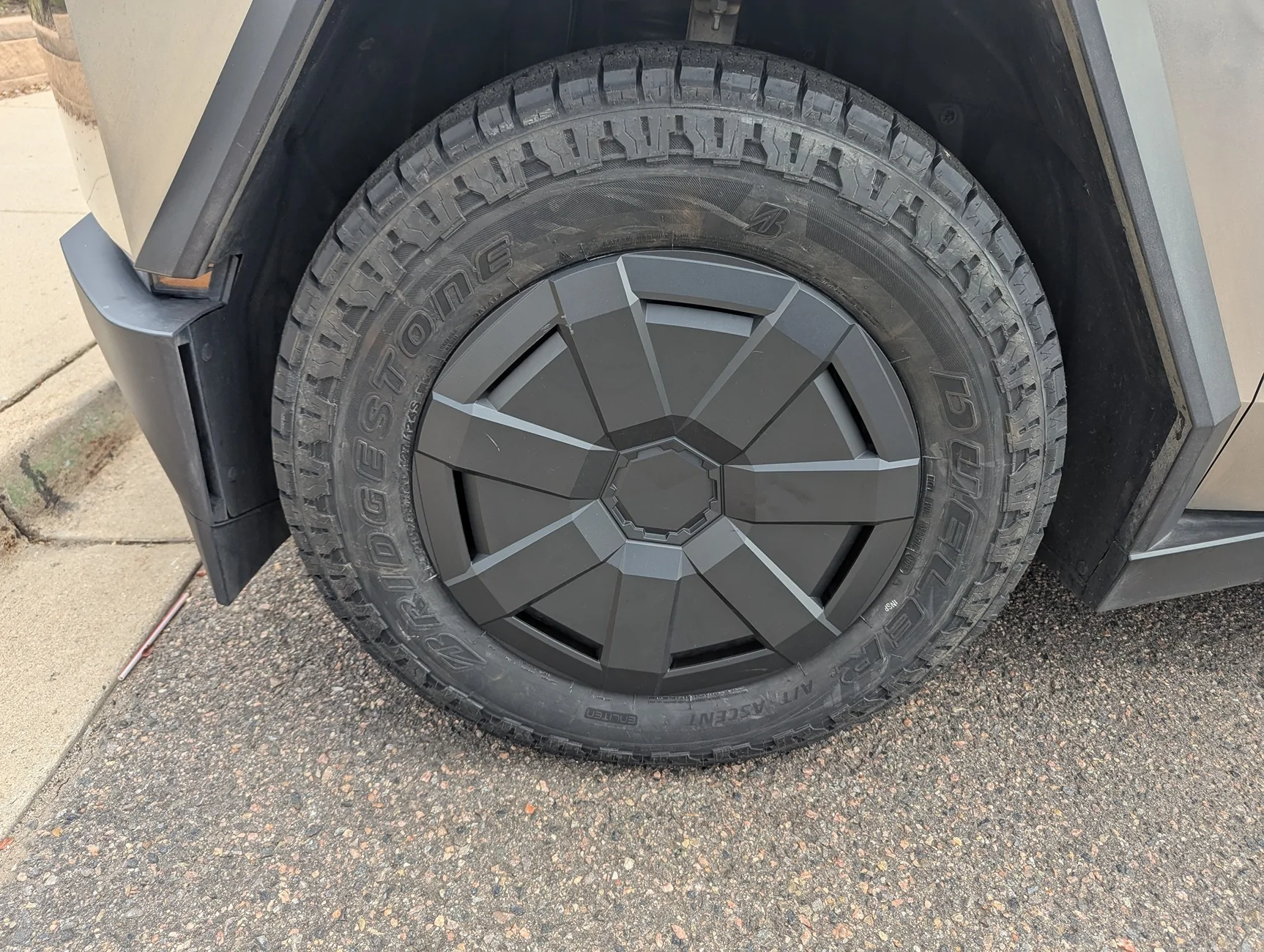 Tesla Cybertruck Replacing my factory tires PXL_20251027_210157108