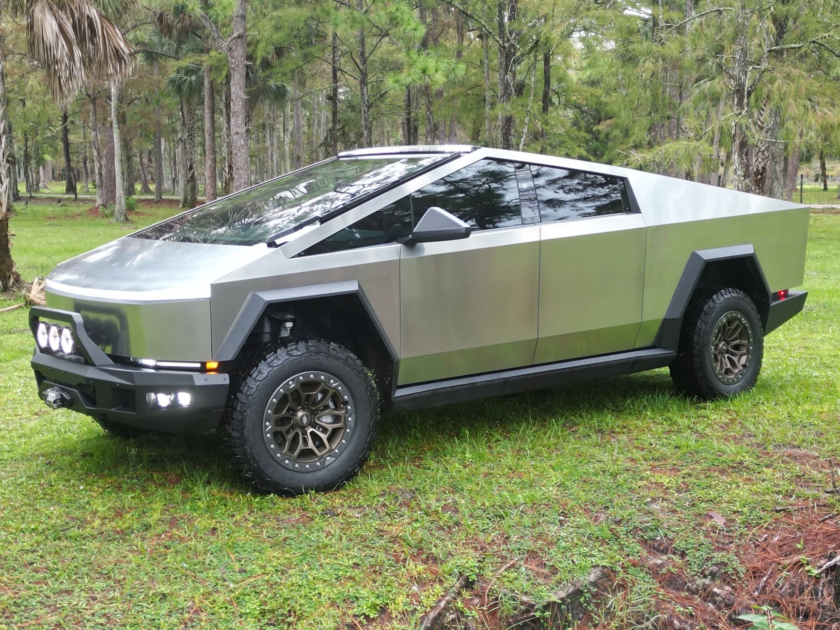 Tesla Cybertruck Introducing T Sportline CTX Extreme Duty Front Bumper with Integrated Winch (High-Output) & Lighting DJI_0524