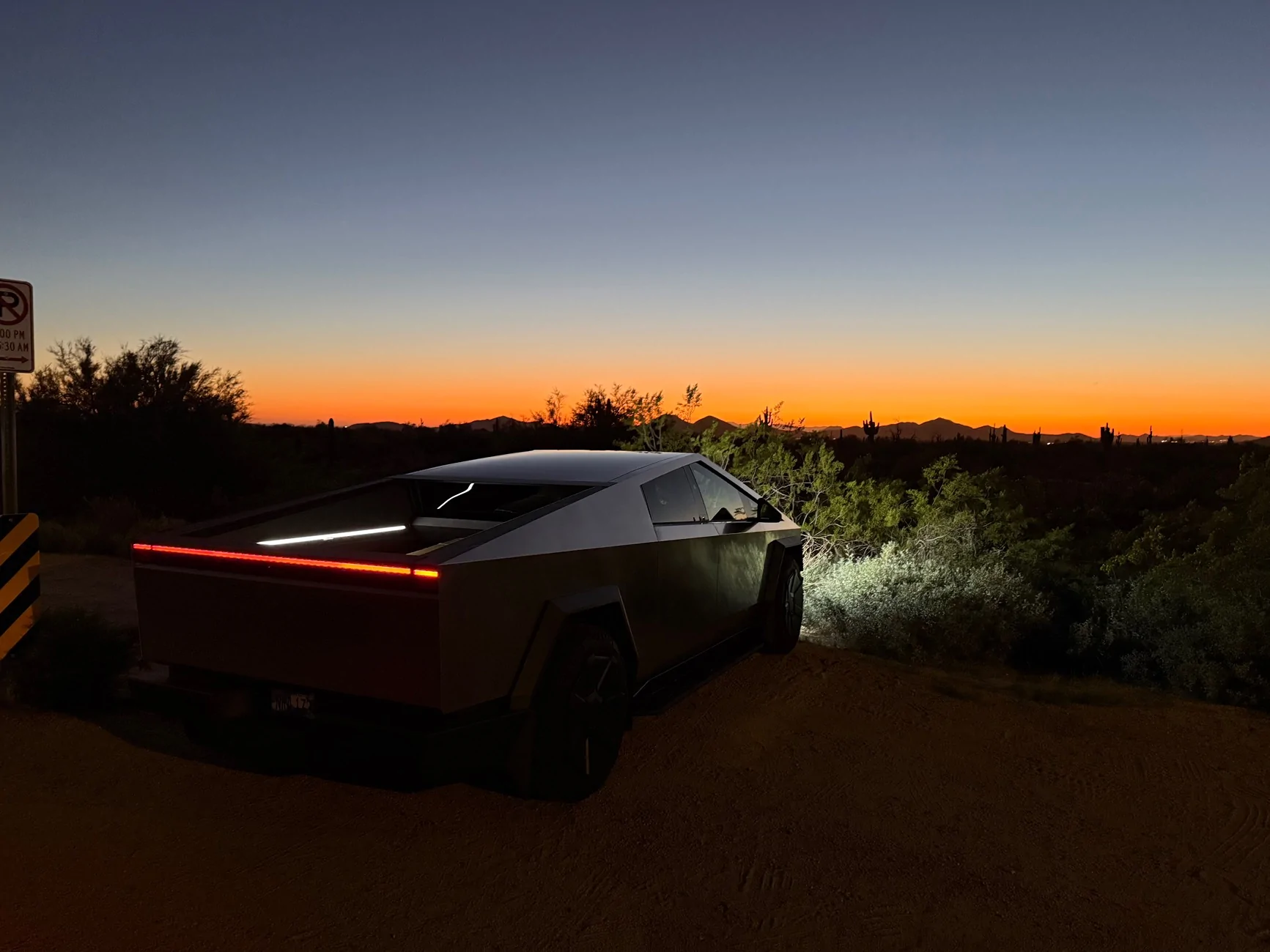 Tesla Cybertruck Daily random Cybertruck photos thread - Post Yours! 📸 🤳 IMG_3732