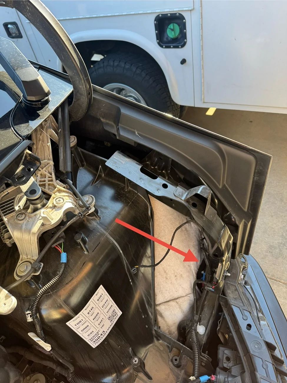 Tesla Cybertruck Factory forgot to connect two Ring Terminals? IMG_8333