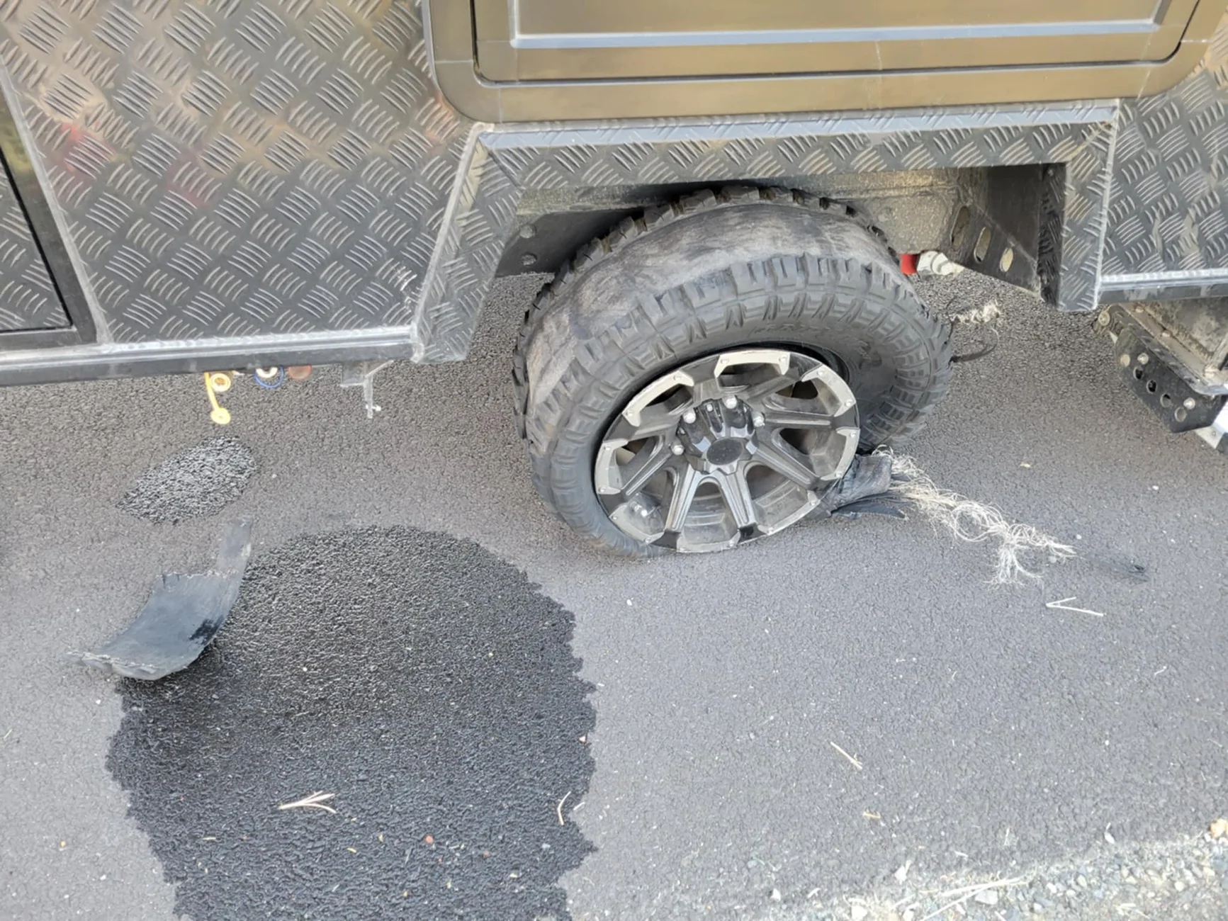 Tesla Cybertruck Tire Blowout - Safety Benefit of Tri-Motor vs Dual Motor Messenger_creation_CF5E89A4-525F-4F56-9FFD-37BA76466465