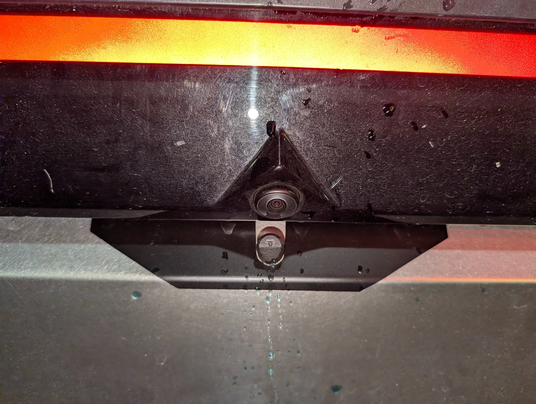 Tesla Cybertruck Is this camera night view normal? PXL_20251103_023753987