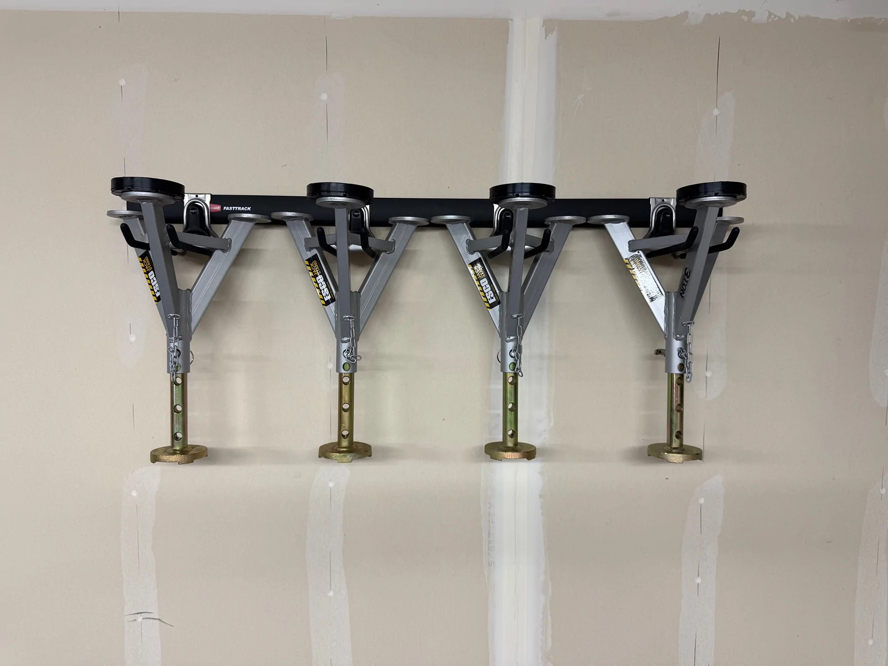 Tesla Cybertruck Tire rotation...needed?? 1762144271329-tv