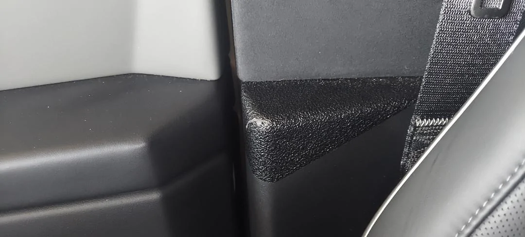 Tesla Cybertruck Interior B Pillar starting to peel thumbnail (1)