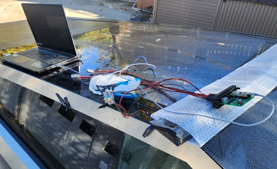 Tesla Cybertruck DIY: Custom Light Control for Tesla Factory Offroad Lightbar and/ or Aftermarket AISelect_20251105_172240_Gallery