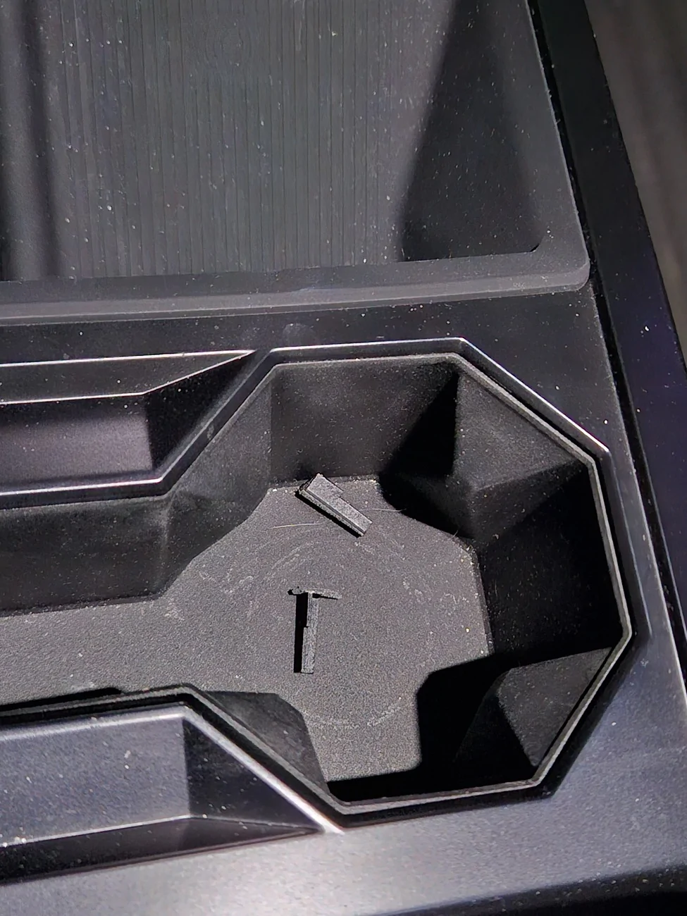 Tesla Cybertruck Broken Tabs? 20251107_203337