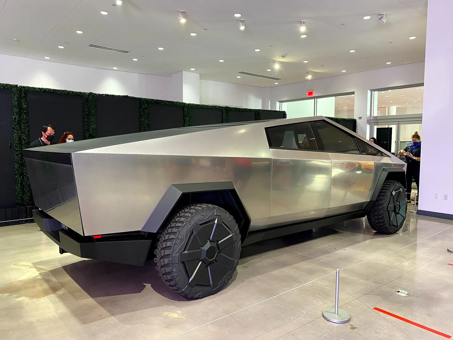 Tesla Cybertruck Cyberbeast on Gladiator X Comp M/T Tires + Diffuser Erase 1762822439134-xi