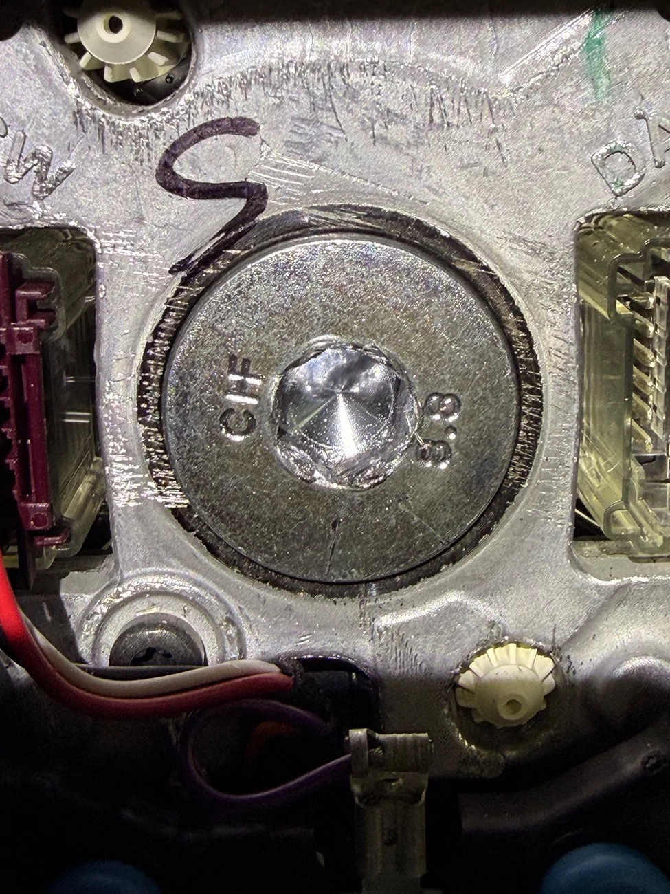 Tesla Cybertruck Stripped steering wheel bolt - Advice needed  😞 IMG_0518