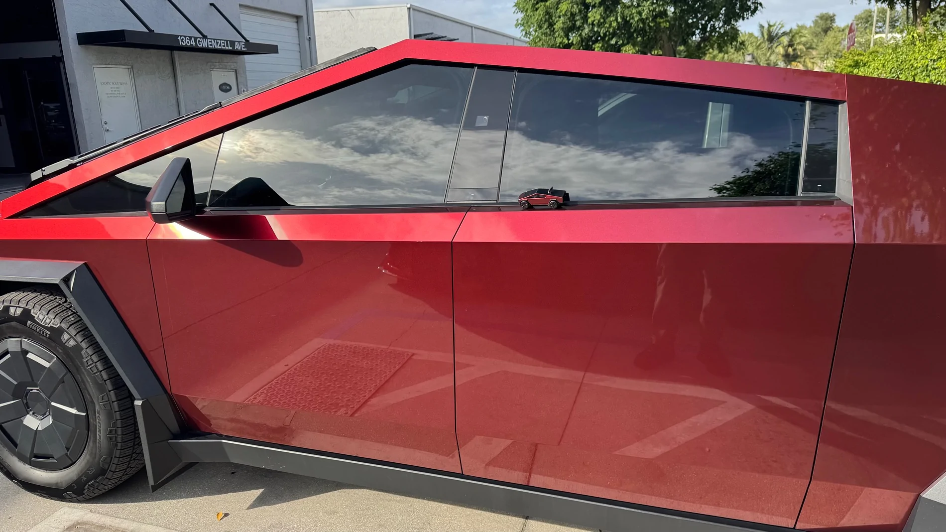 Tesla Cybertruck What did you do TO / WITH your Cybertruck today? 👨🏻‍🔧🧰🚿🛠 IMG_6427