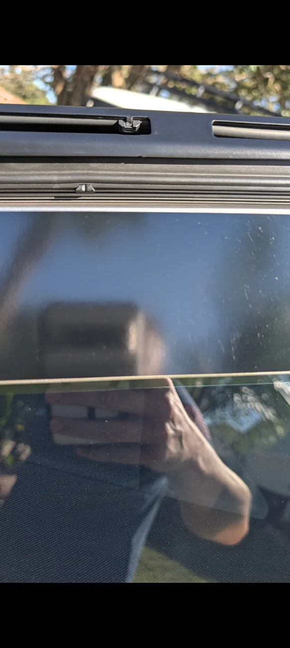 Tesla Cybertruck Normal install look magnetic cantrails? 1000061652