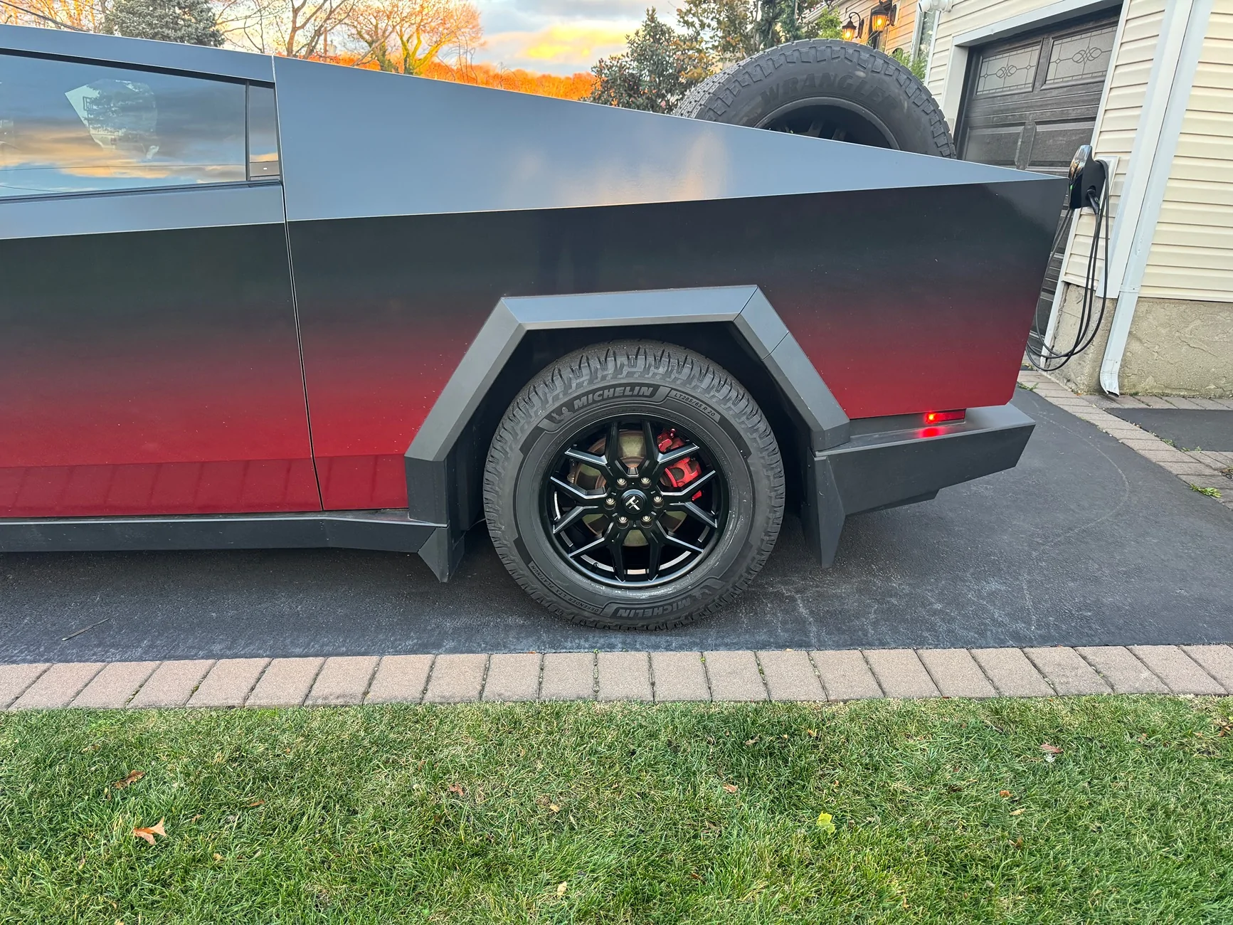Tesla Cybertruck New Wheels finally - from T Sportline IMG_8201