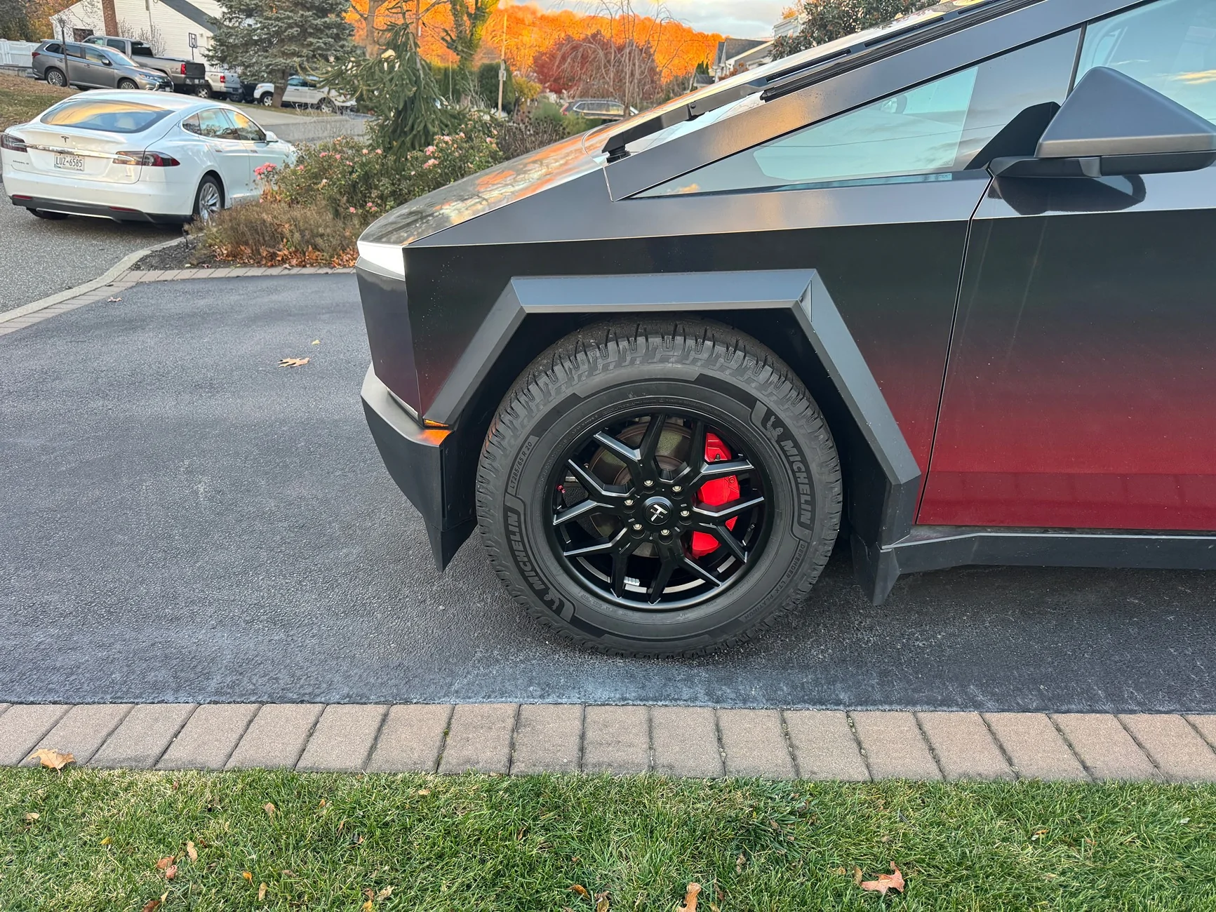 Tesla Cybertruck New Wheels finally - from T Sportline IMG_8202