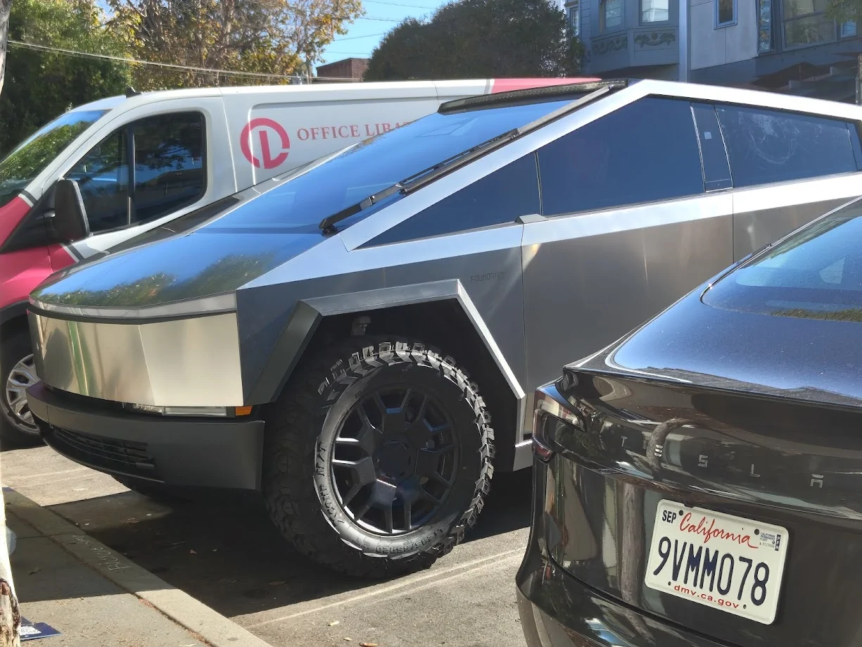 Tesla Cybertruck Cyberbeast on Gladiator X Comp M/T Tires + Diffuser Erase 1763446877847-5v