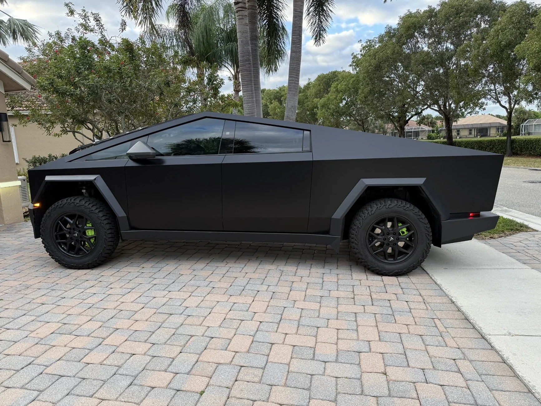 Tesla Cybertruck New Wheels finally - from T Sportline ctwheels