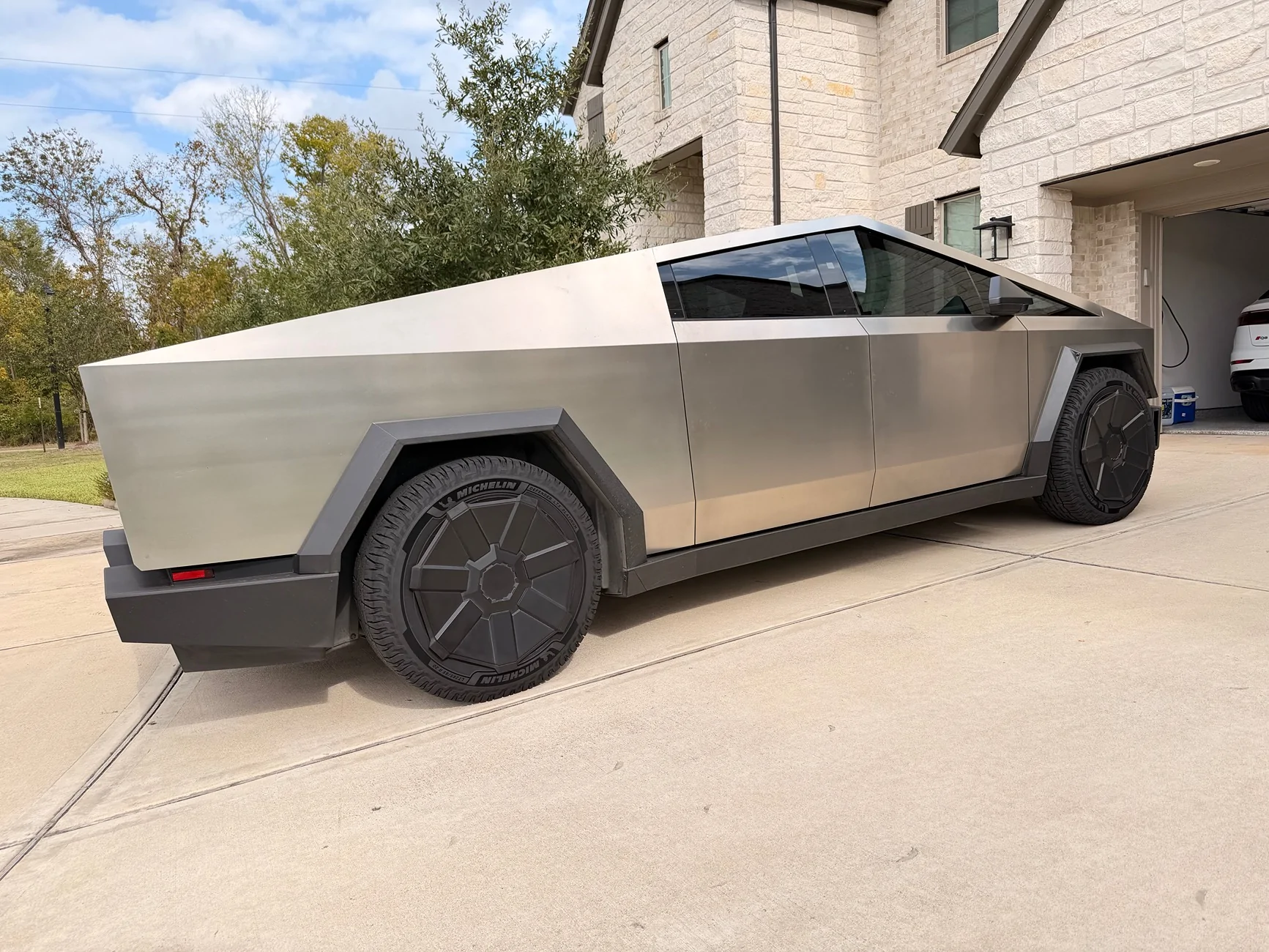 Tesla Cybertruck Another Michelin Defender LTX Platinum Thread IMG_0924