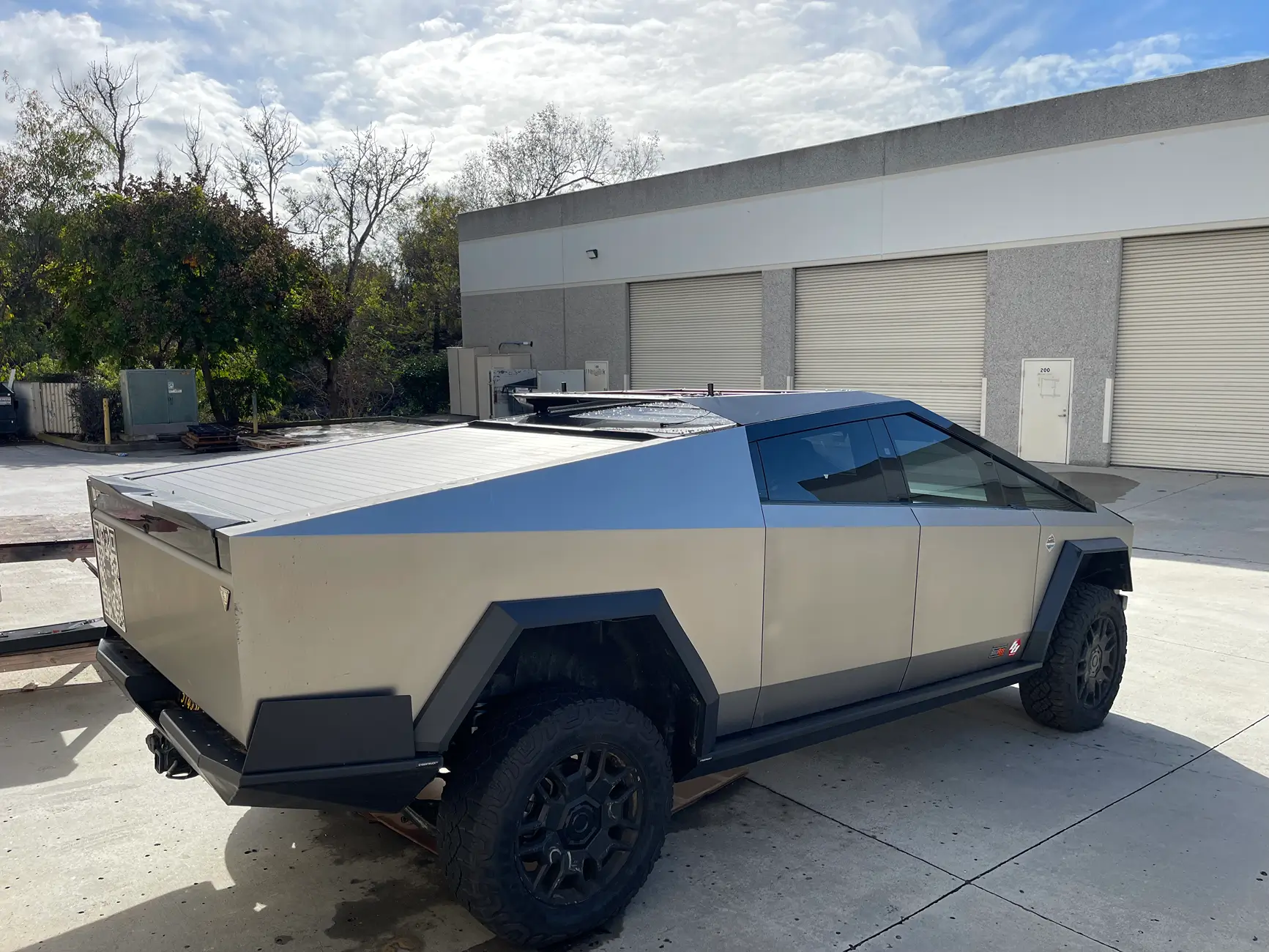 Tesla Cybertruck Cybertruckco Sport Rack & Rear Crossbars installed tempImageTjjt