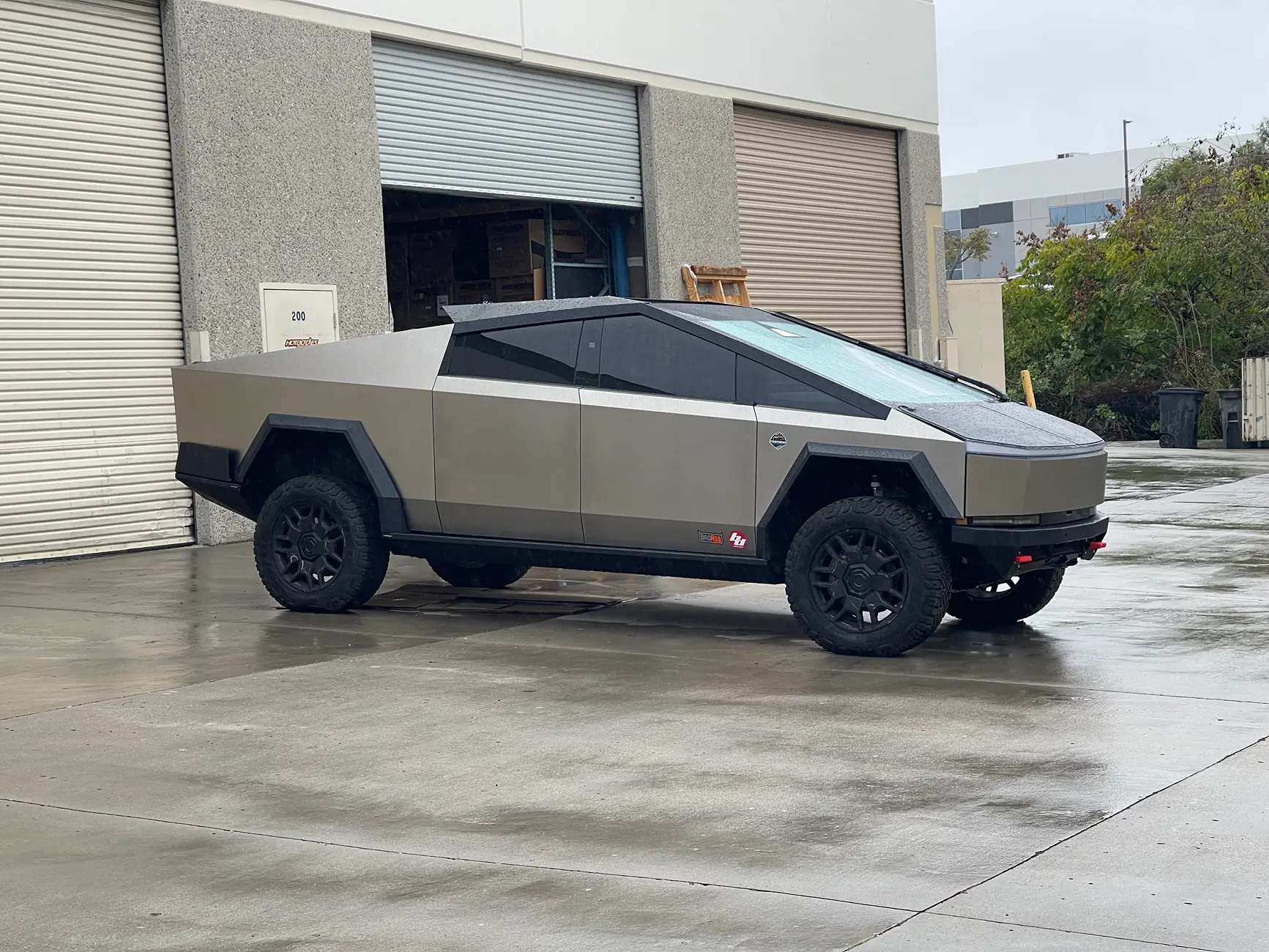 Tesla Cybertruck 🦃 CYBERTRUCKco Black Friday Sale is Live -  Save up to 100%!!! tempImageXNby9R