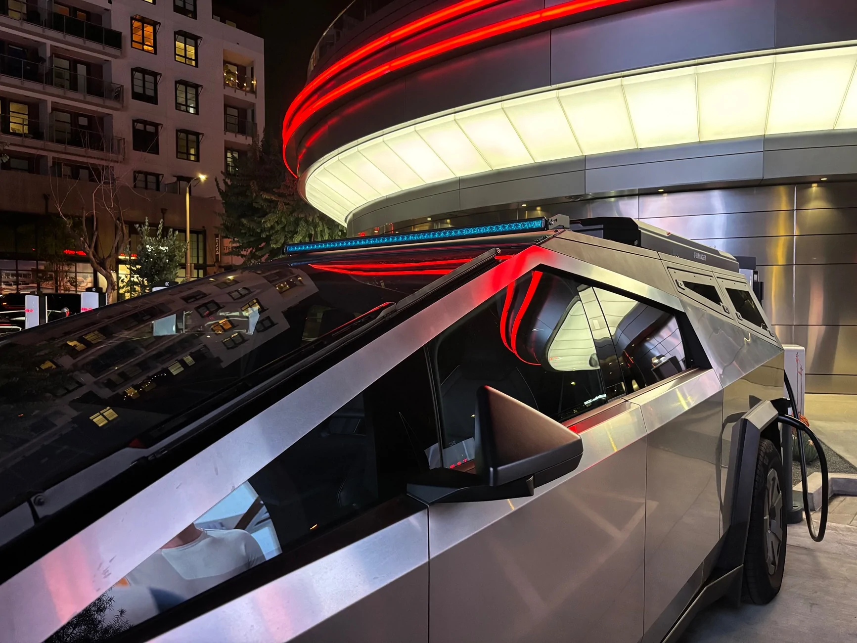 Tesla Cybertruck Urander Bed Cap Ideas & Setups IMG_7134
