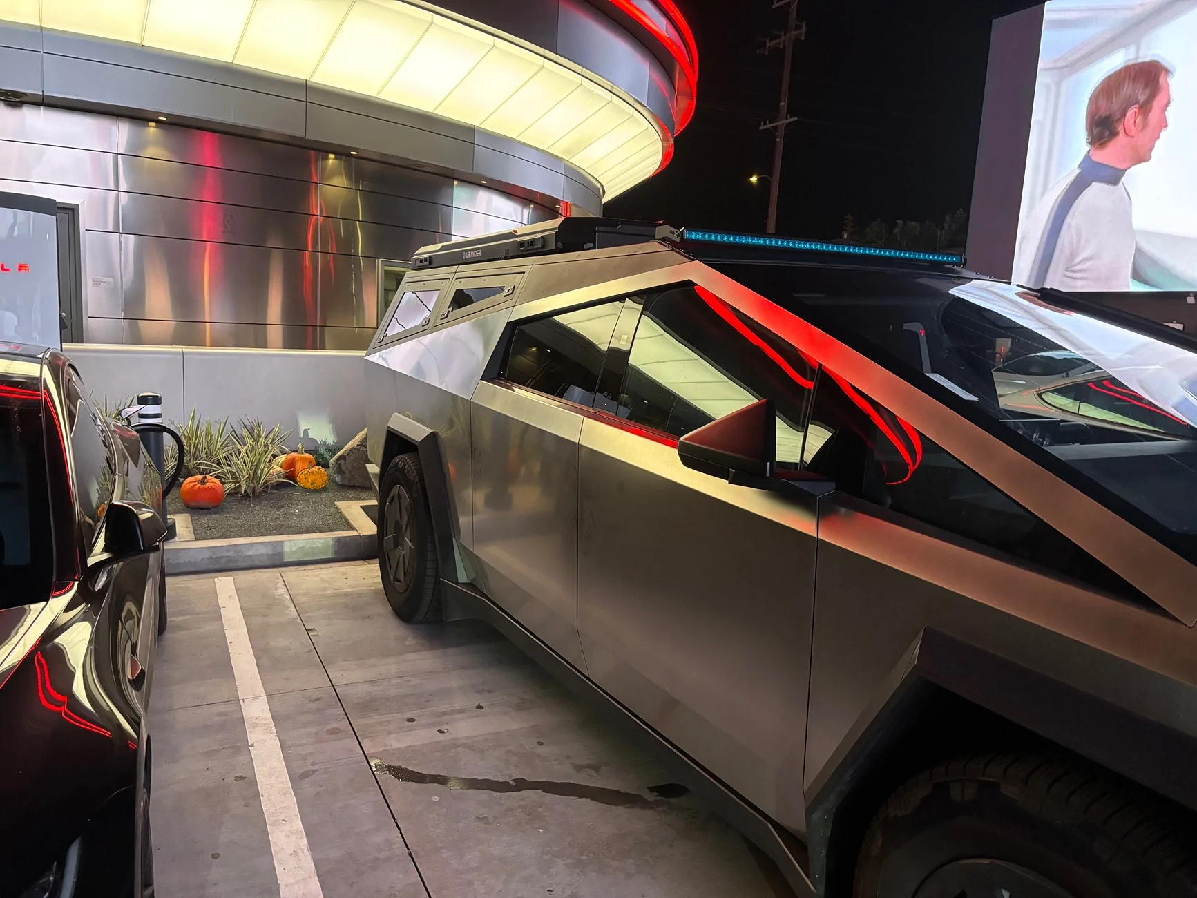 Tesla Cybertruck Urander Bed Cap Ideas & Setups IMG_7135