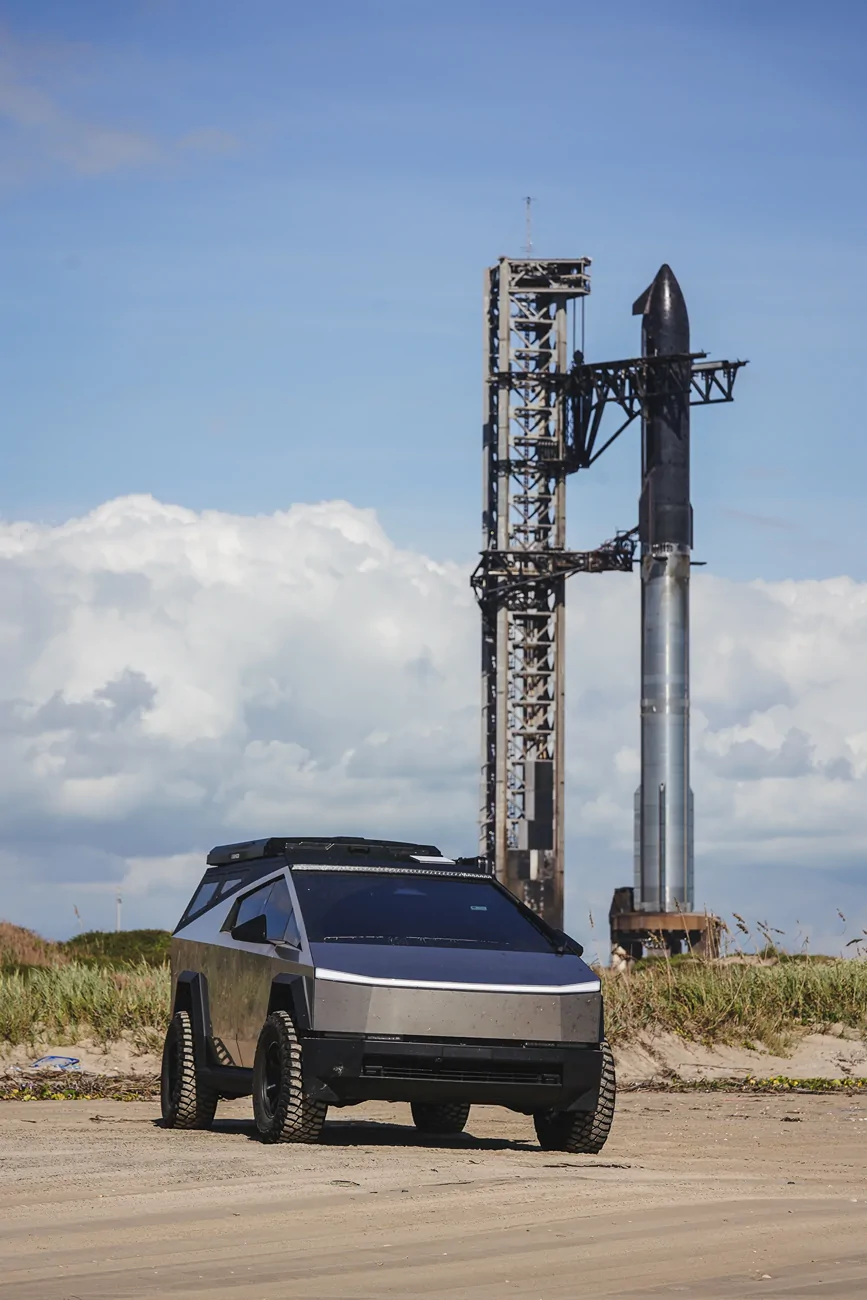 Tesla Cybertruck Camping at Boca Chica Beach for Starship Flight 11 Launch 1763798444140-li