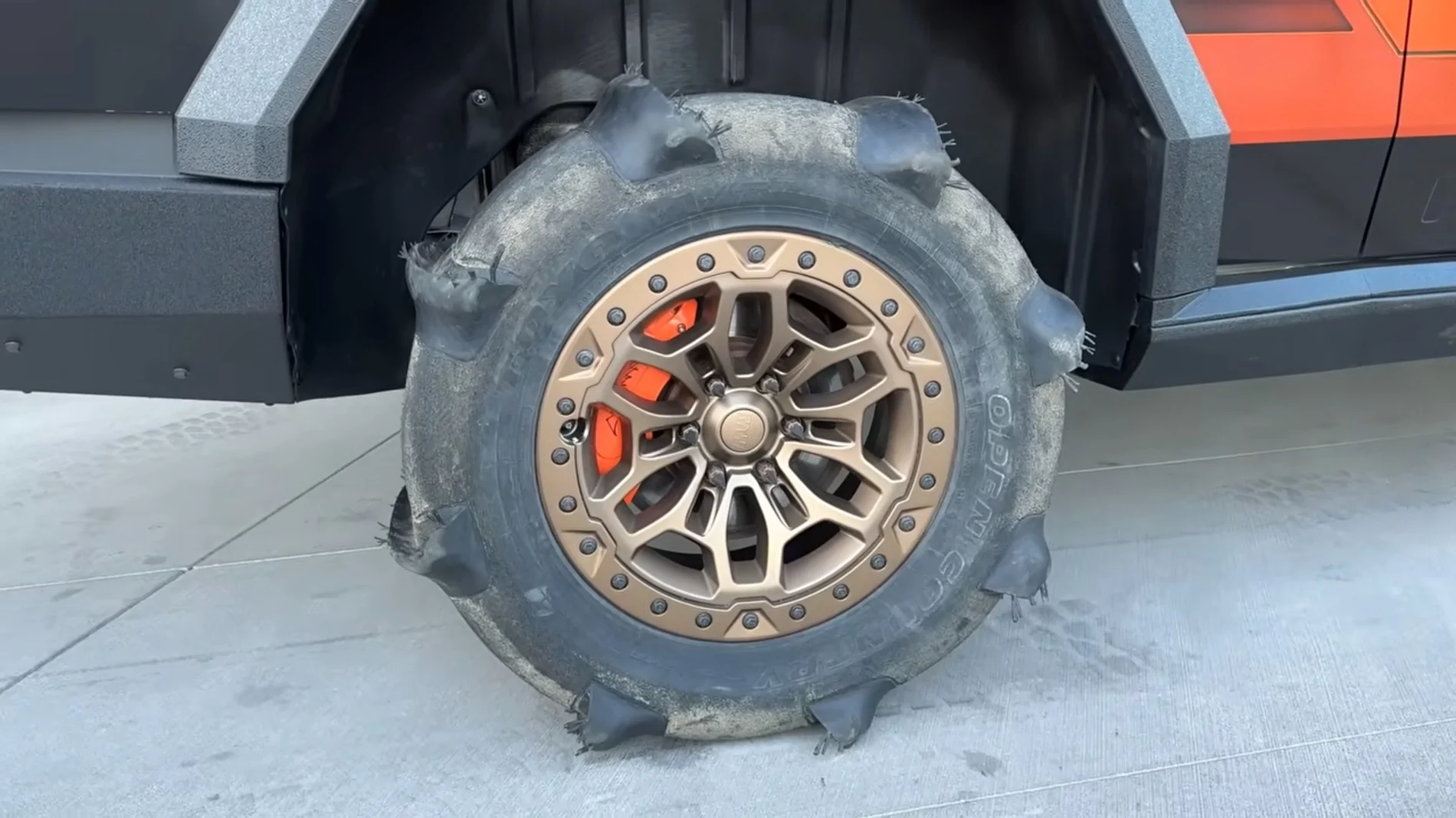 Tesla Cybertruck The Cybertruck You Can LIVE In… and JUMP Over Dunes!! CT Dunes Tire 