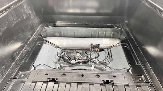 Tesla Cybertruck Rat died down in tonneau opening now what??? GUID-7971AFCB-E3C5-47F0-8FE2-F12642D76C34-online-en-US