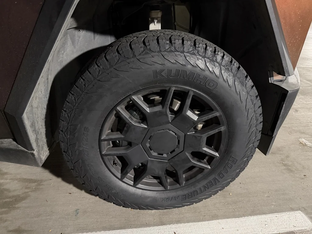 Tesla Cybertruck Daily random Cybertruck photos thread - Post Yours! 📸 🤳 9A3173BE-5FCD-4C80-85D0-498008E5F3EE_1_105_c