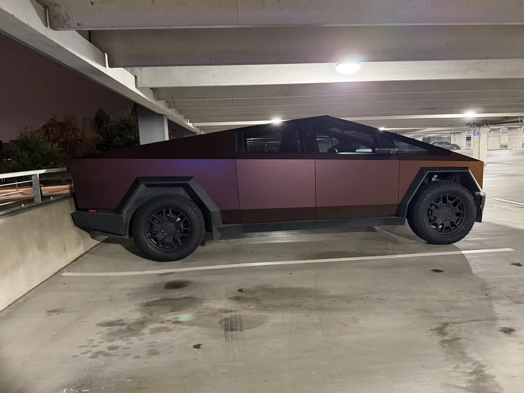 Tesla Cybertruck Daily random Cybertruck photos thread - Post Yours! 📸 🤳 942FB8DA-63B7-42A1-815B-7ACBA983E5D4_1_105_c