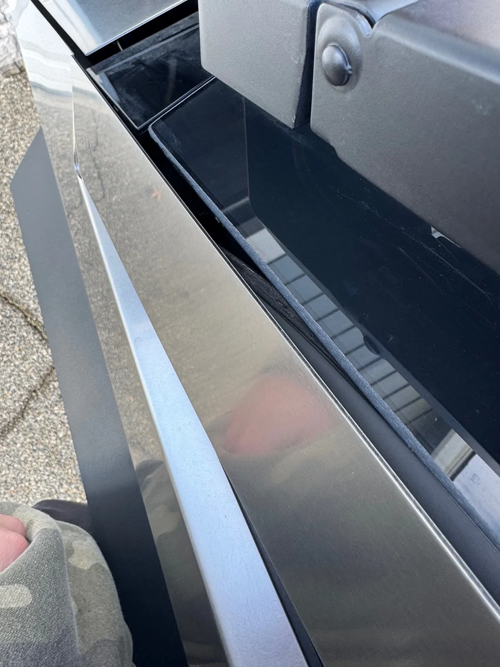 Tesla Cybertruck Windshield seals failed… charging for windshield? IMG_5530