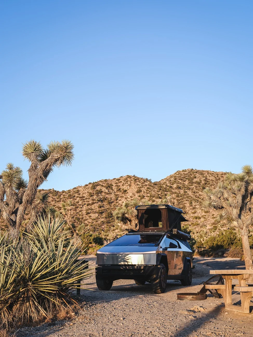 Tesla Cybertruck Joshua Tree Adventure with the Cybertruck – Overlanding Setup, CyberTent Mode, and LED-Lit Awning (Urander) DSCF4194