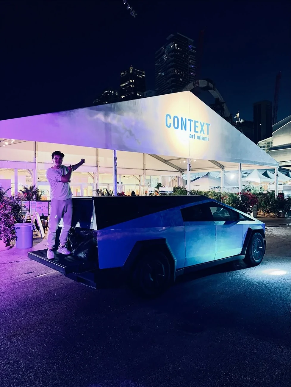 Tesla Cybertruck Urander Rack Mega Thread – Post Your Setup! Delivered a literal truckload of my sculptures to multiple fairs at Miami Art Basel. So yes -