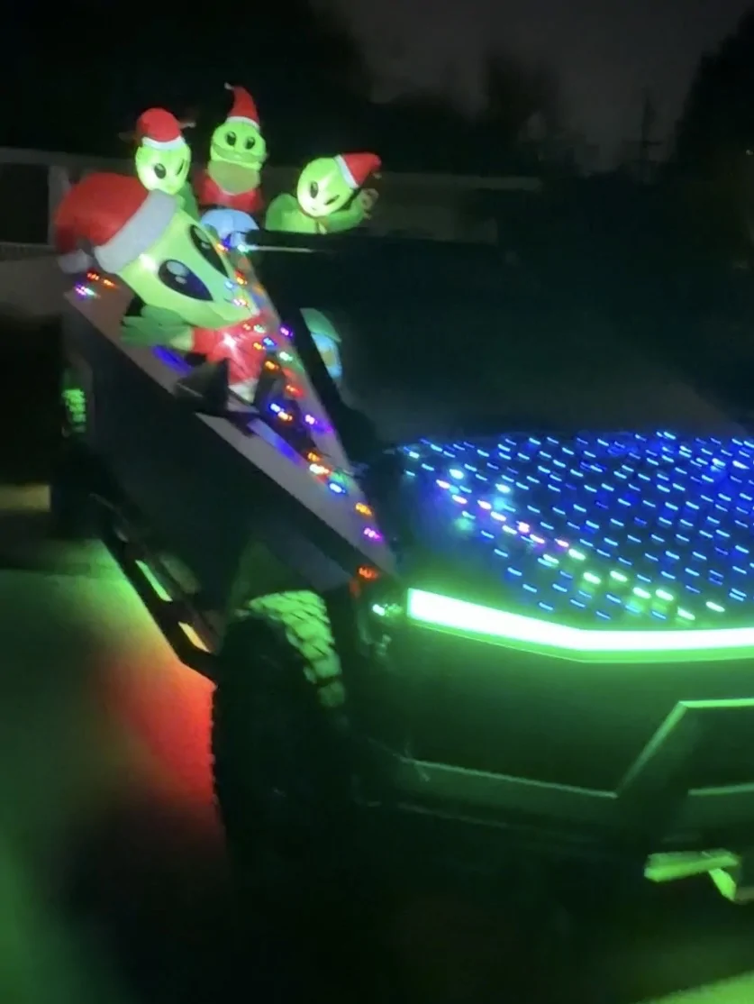 Tesla Cybertruck Cybertruck Xmas Parade- We are Full (SoCal) IMG_1136